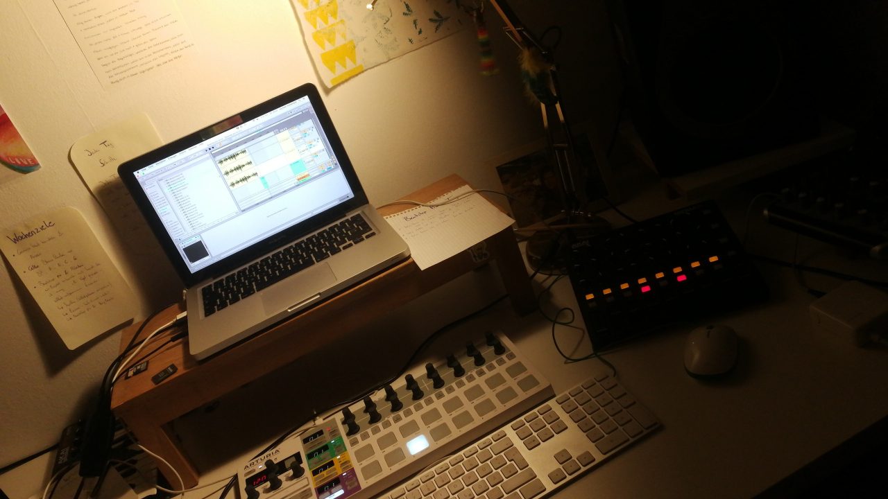 Elektronisches Setup mit Sequencer